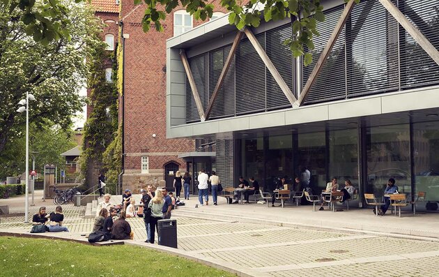 Södra entrén till LUX, campus för humaniora och teologi.