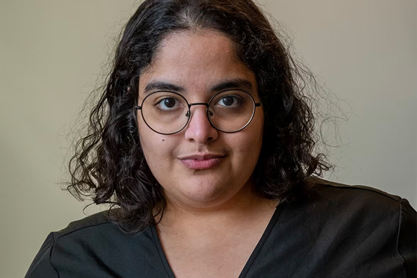 Porträttbild Inas. Foto.